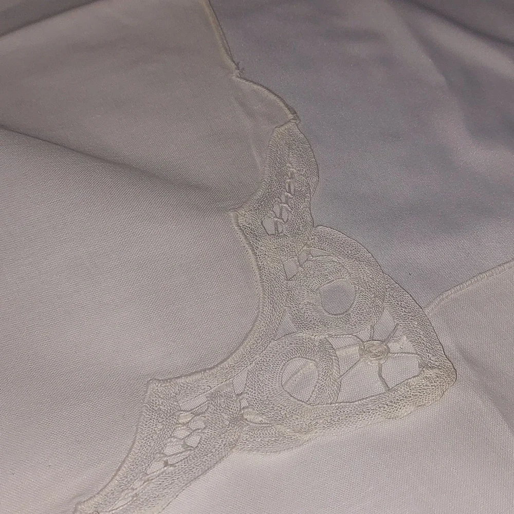White Lace Table Napkins .Lot Of 4 .Good Condition